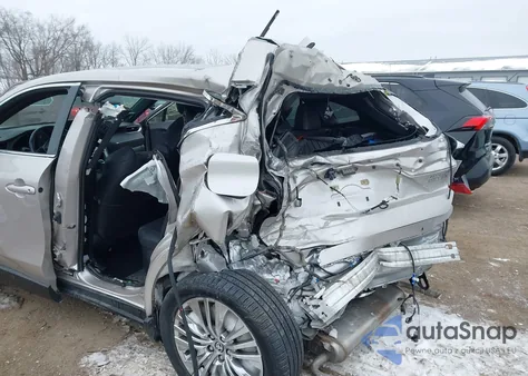 2021 Toyota Venza Limited z USA, uszkodzony, nr VIN JTEAAAAH2MJ000735